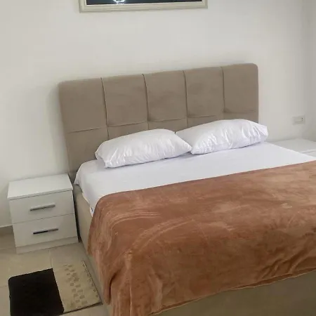 Luxury גולם